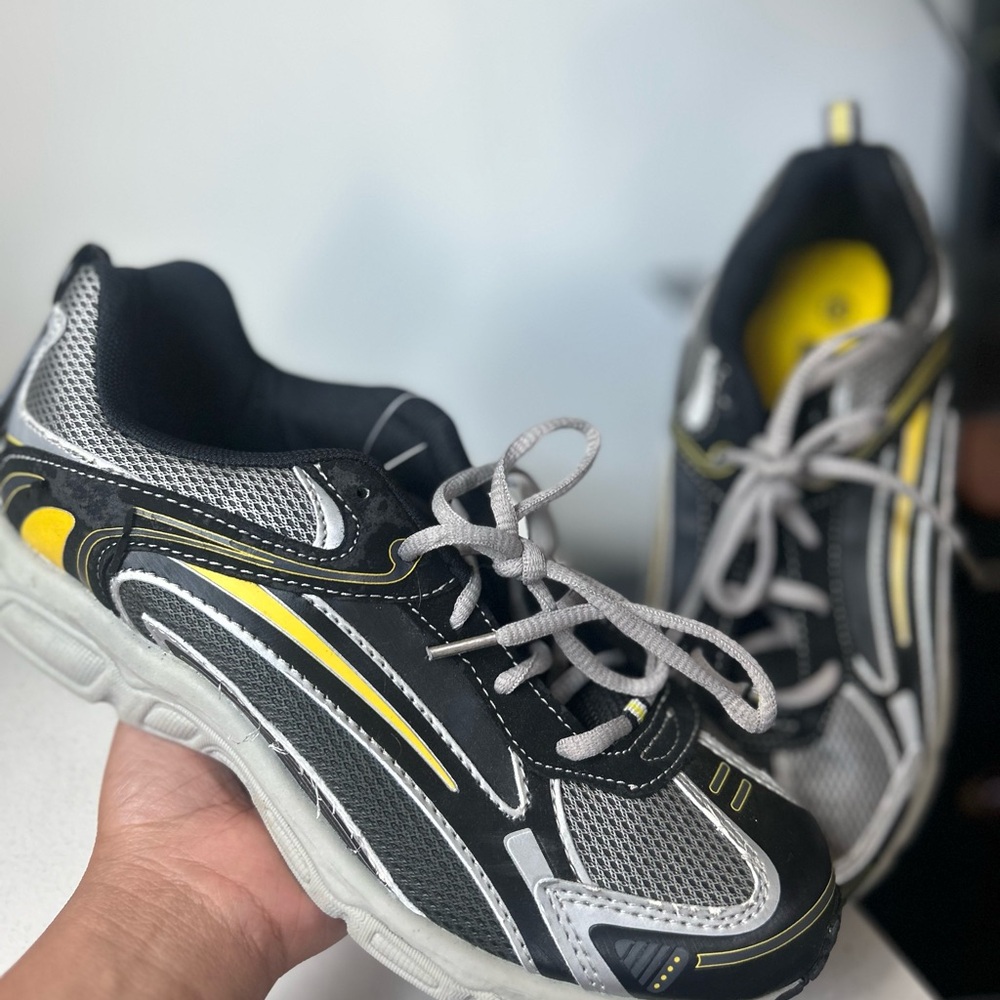 starter new mens 6 Black and Yellow Athletic Sneakers